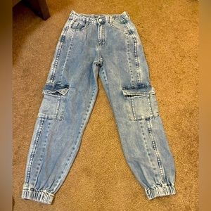 Cargo jeans, color blue, brand Forever 21, size S